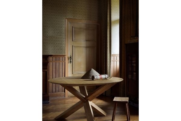 Ethnicraft Oak Round Dining Table
