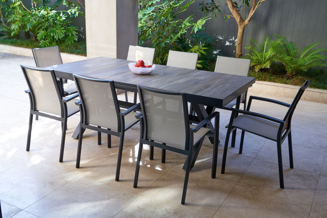 Memphis Extension Table with Black Florida Sling Chairs