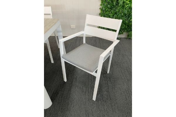 Memphis Extension Table with Bronte Padded Sling Chairs